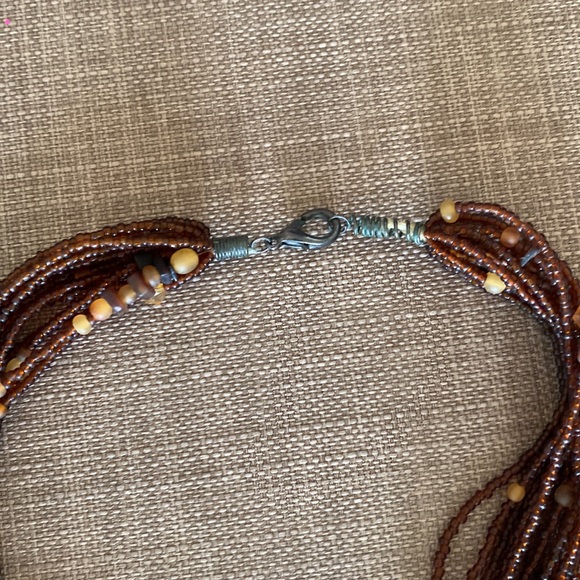 Large shell pendant beaded necklace. - Picture 3 of 9